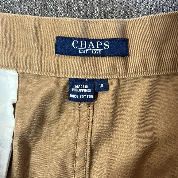 Chaps womens cuffed shorts. - Picture 5 of 8